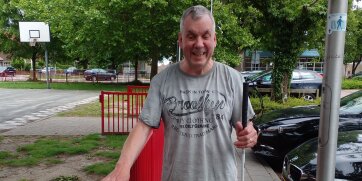 Interview Bart Schotman loopt met visuele beperking de beweegroute